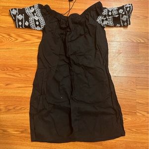 Old Navy off the shoulder dress or beach coverup. Size S